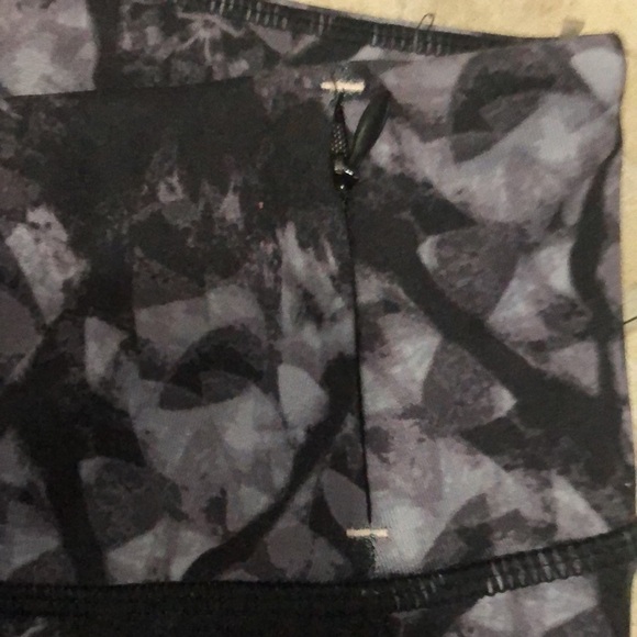 CALIA by Carrie Underwood 
leggings size XS - Picture 3 of 4